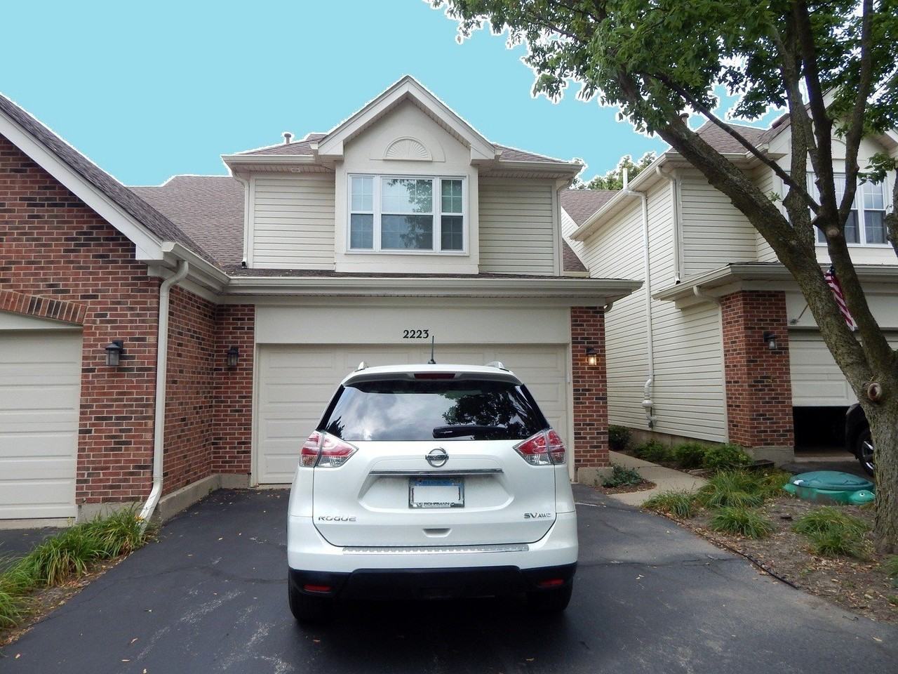 2223 Seaver Ln - Photo 2 of 35