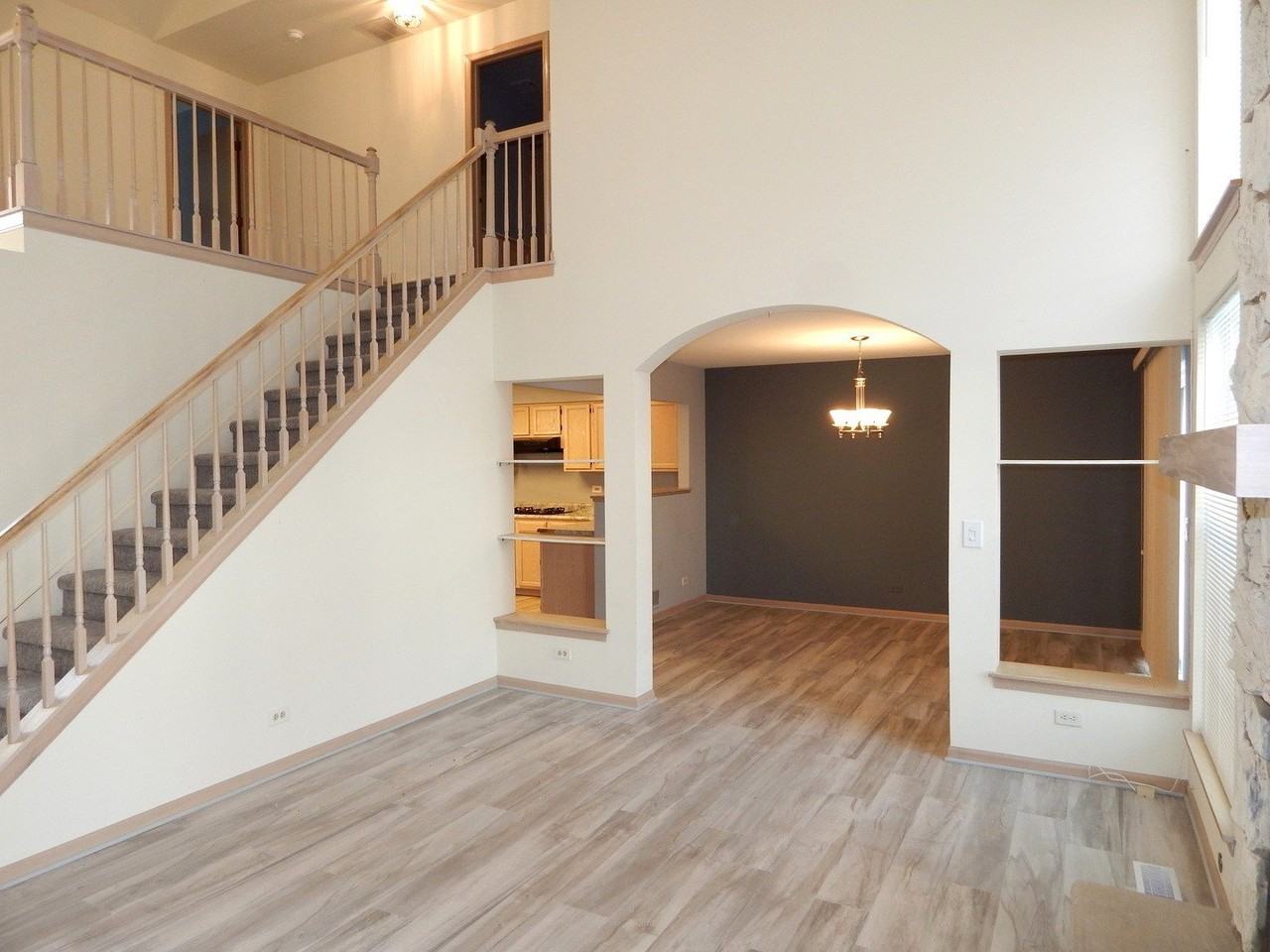 2223 Seaver Ln - Photo 6 of 35