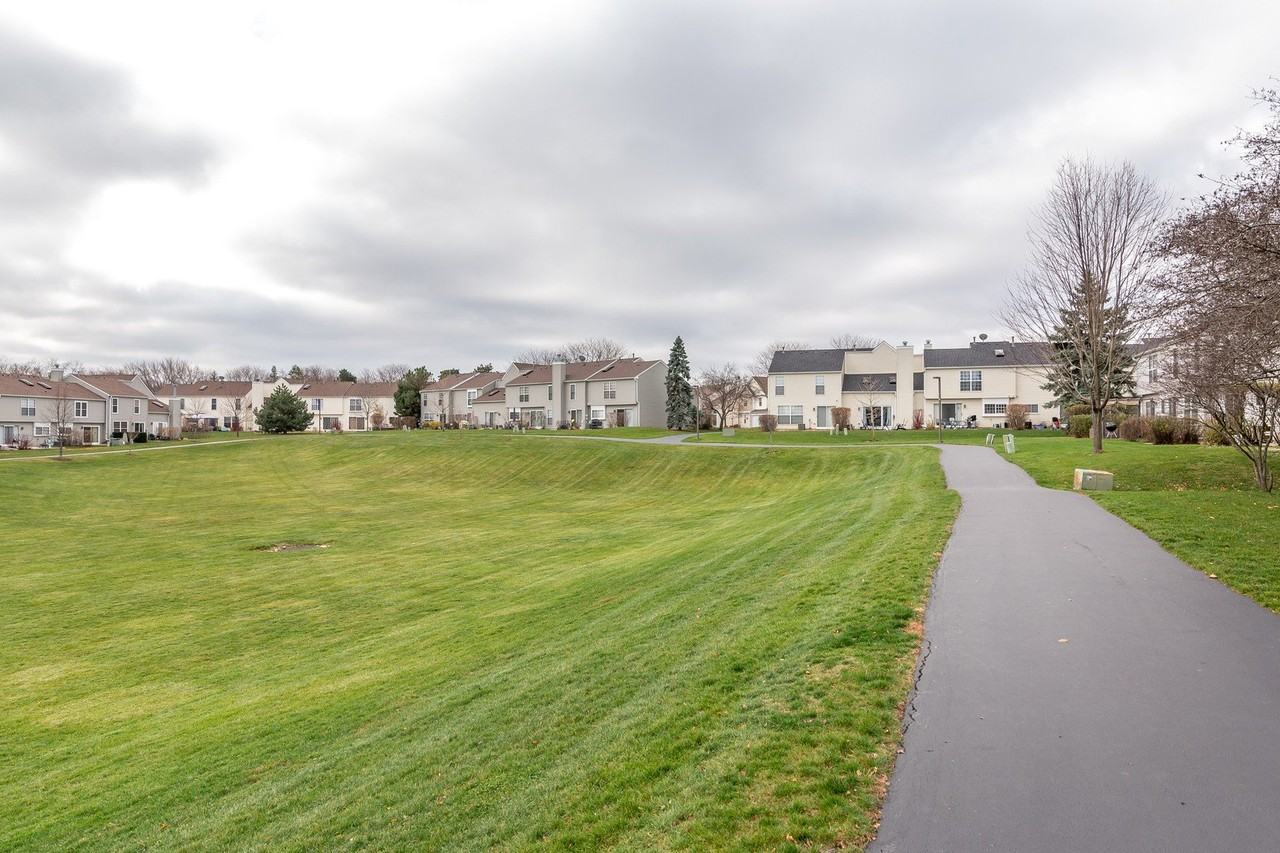 23 Carey Ln - Photo 3 of 32