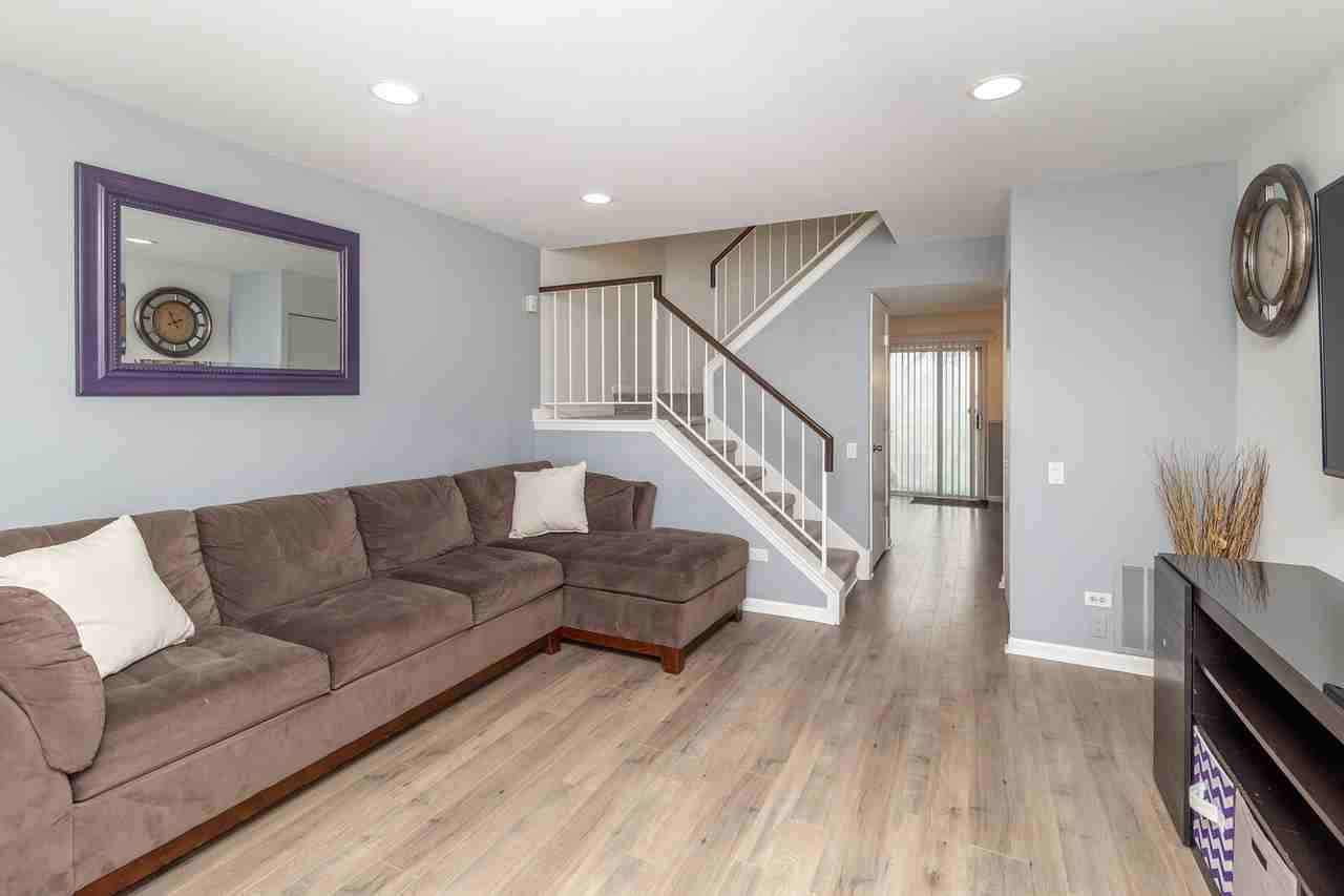 23 Carey Ln - Photo 5 of 32