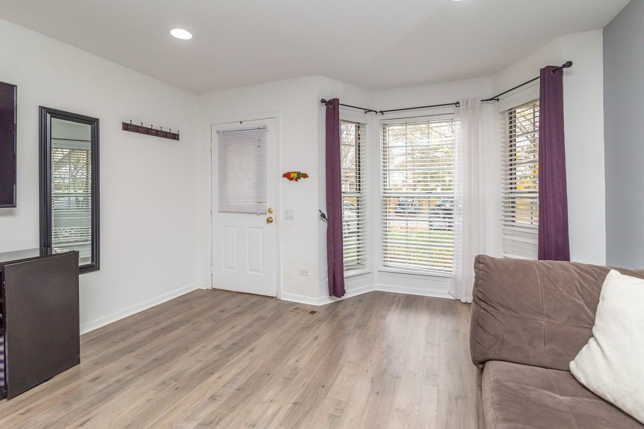 23 Carey Ln - Photo 7 of 32