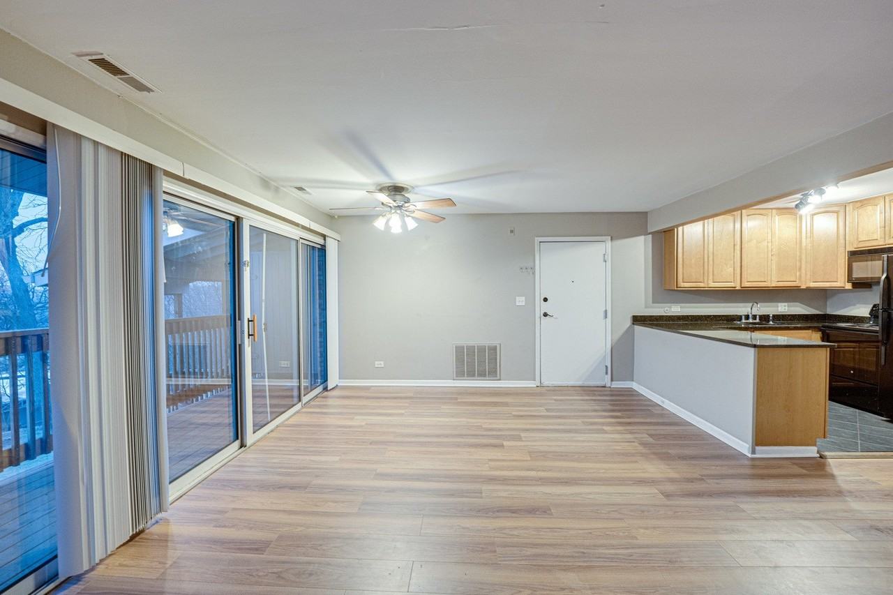 5801 Oakwood Dr Apt E #E - Photo 4 of 16