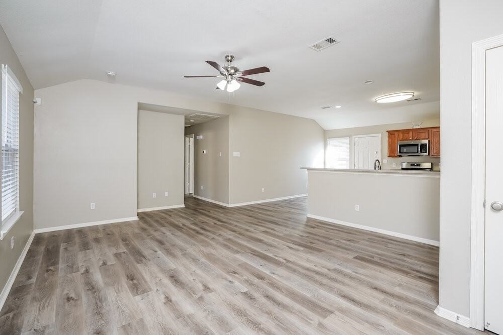 24214 Silver Maple Dr - Photo 5 of 19