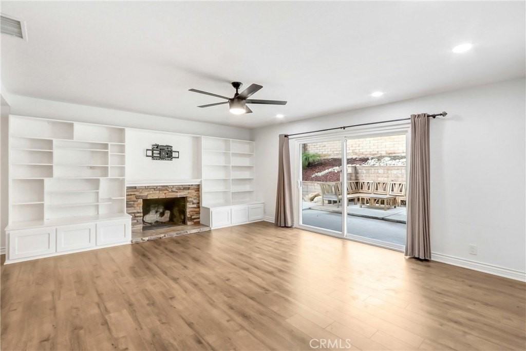 1277 W 14th St - Photo 3 of 11