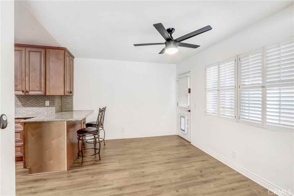 1277 W 14th St - Photo 4 of 11