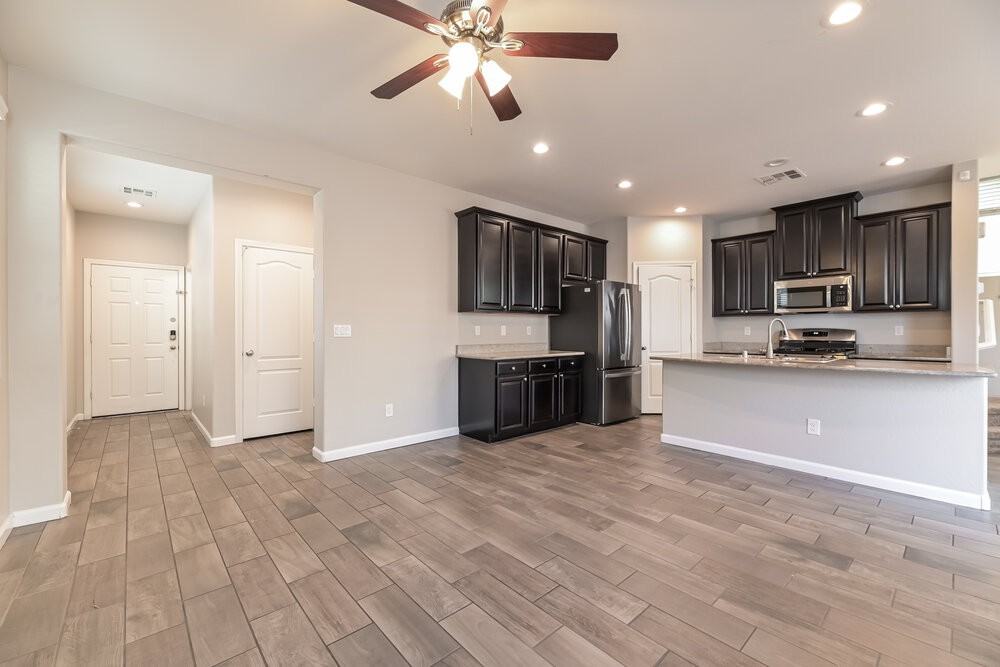 6388 Kellyville Dr - Photo 6 of 17