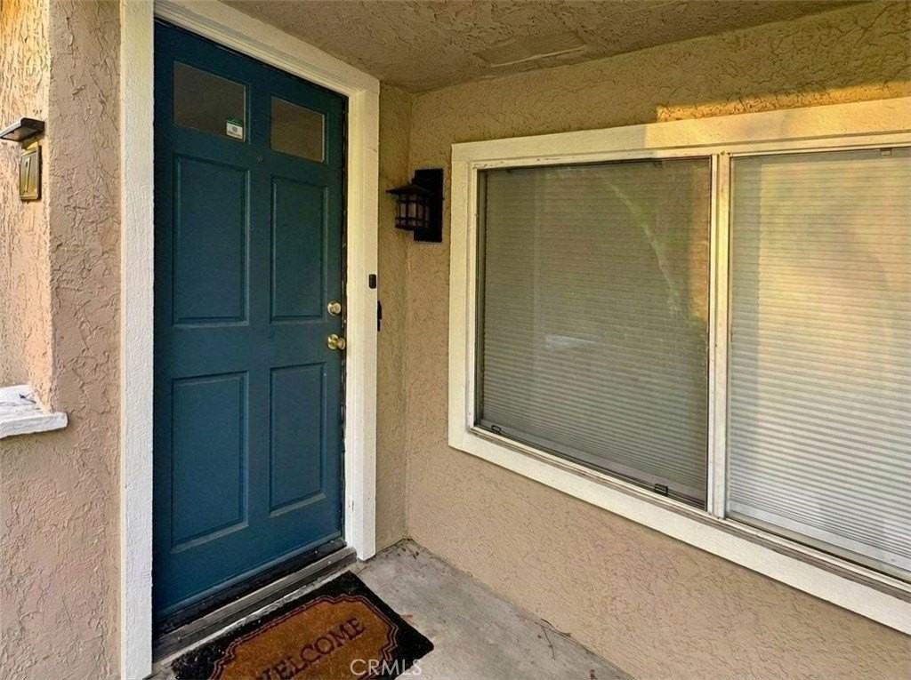 7 Stanford Ct - Photo 2 of 12