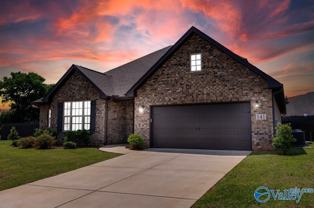 141 Slade Thomas Dr - Photo 1 of 1