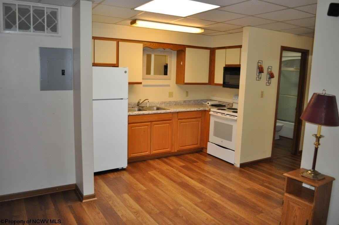 274 Spruce St - Photo 3 of 11