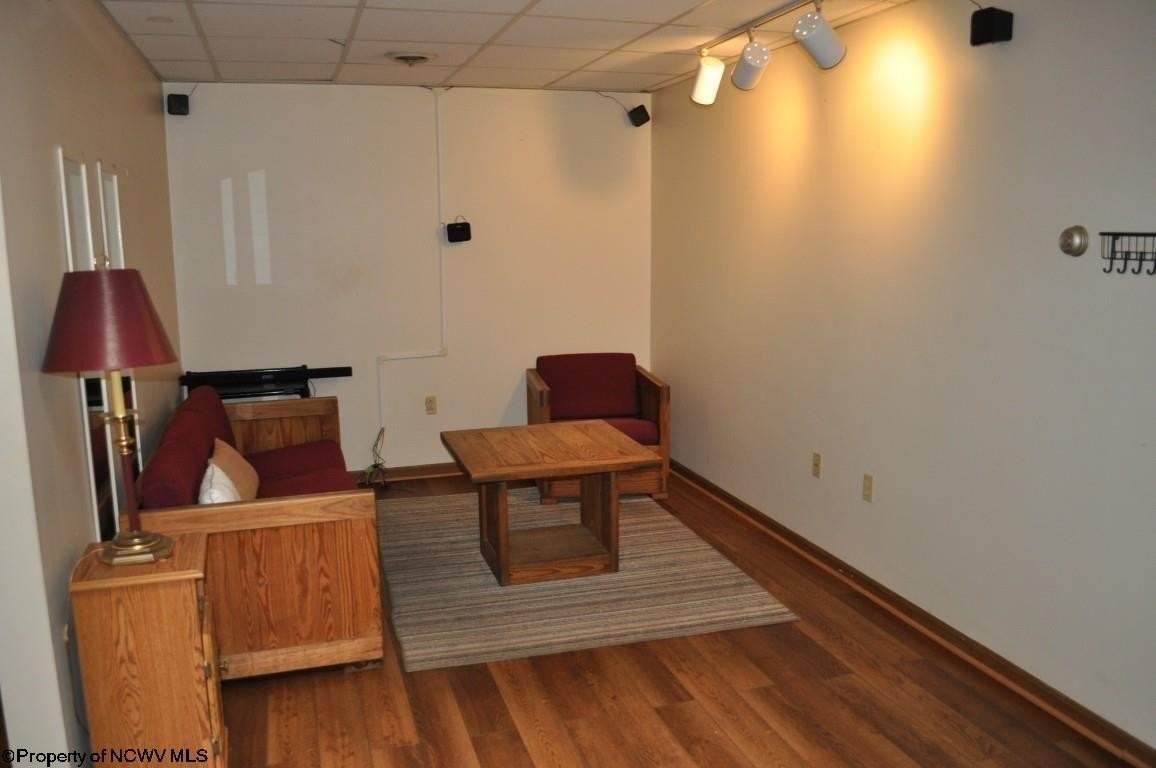 274 Spruce St - Photo 4 of 11