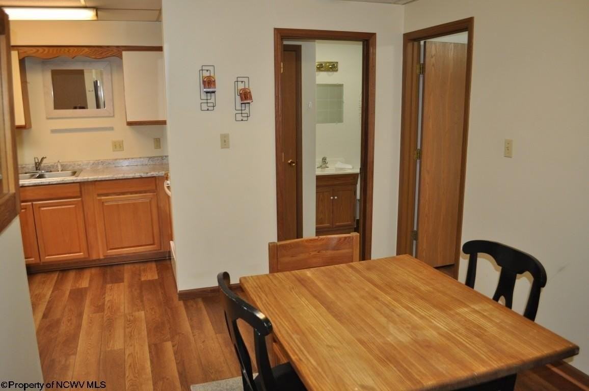 274 Spruce St - Photo 7 of 11