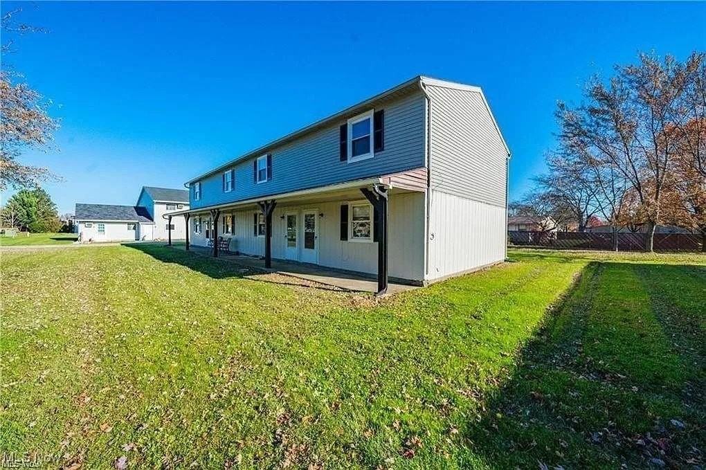 221 Brunswick Dr Apt B #B - Photo 2 of 17