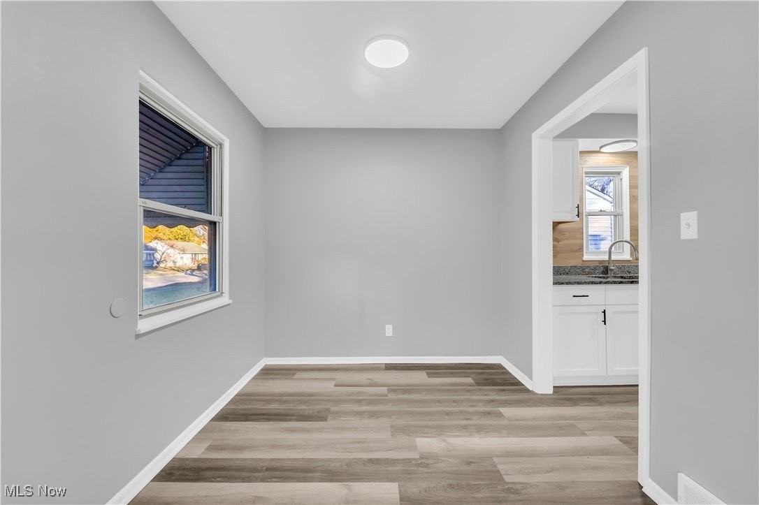 13813 Leroy Ave - Photo 7 of 23