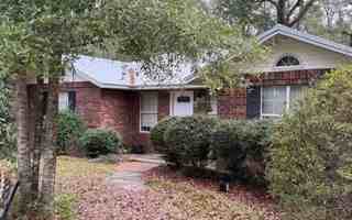 featured image of 1205 Sw Wester Dr