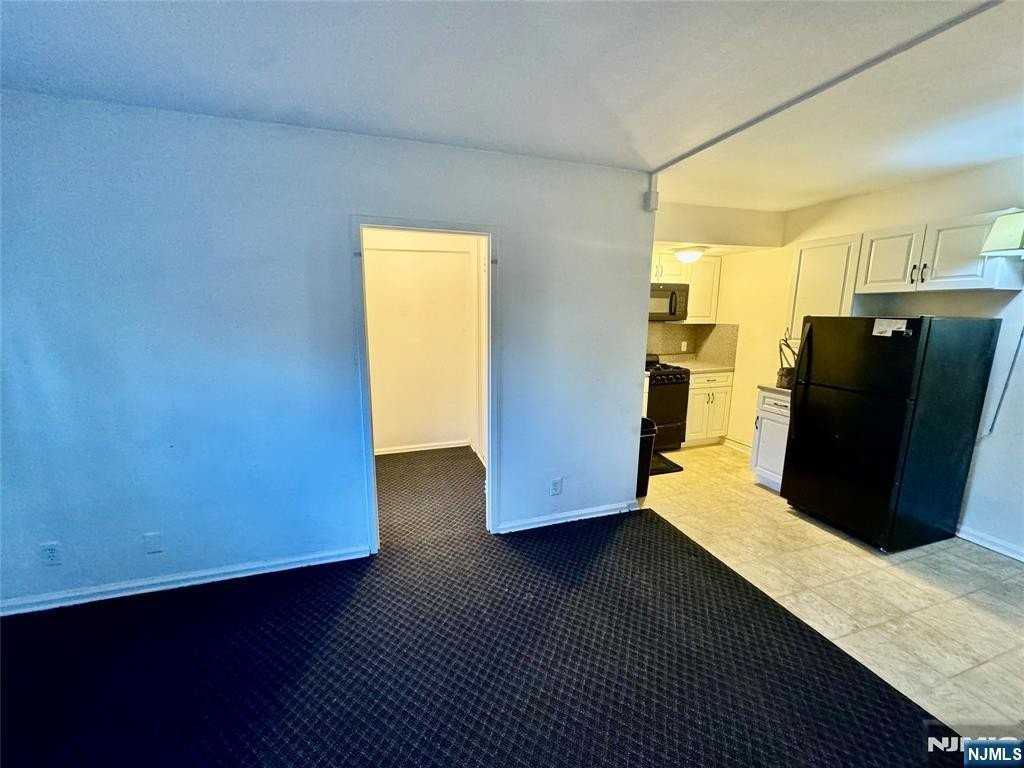 411 Park 2J - Photo 5 of 9