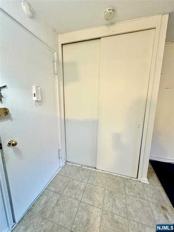 411 Park 2J - Photo 7 of 9