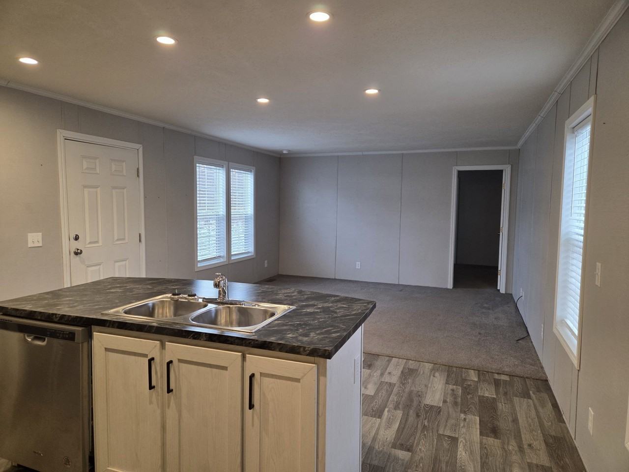 152 Donald Ave #152 - Photo 4 of 5