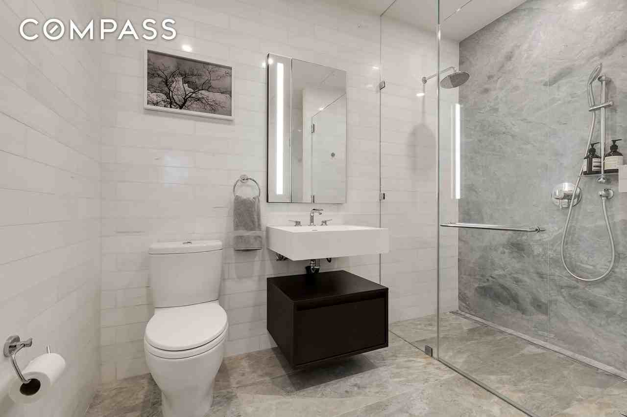 287 E Houston St #4C - Photo 6 of 12