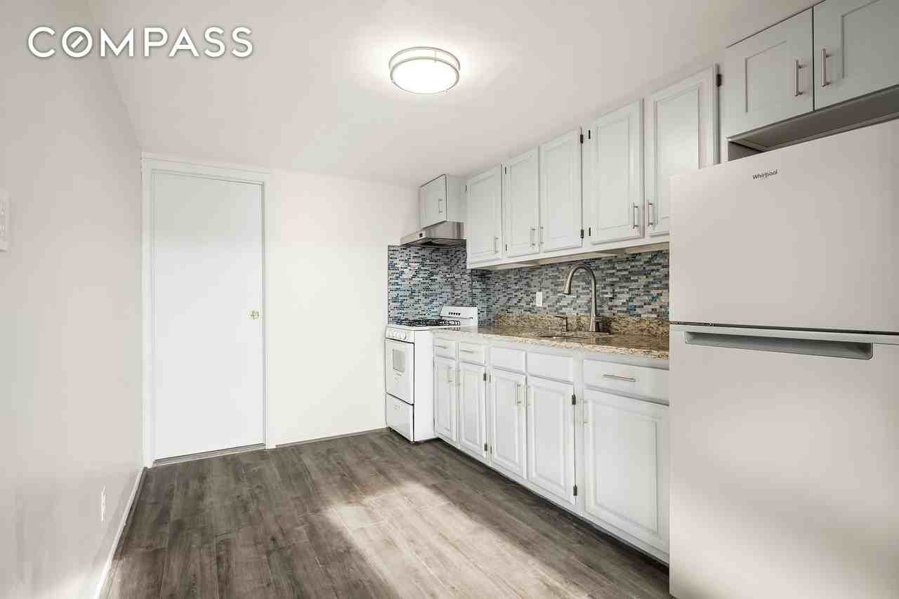 357 W 120th St #3F - Photo 4 of 5