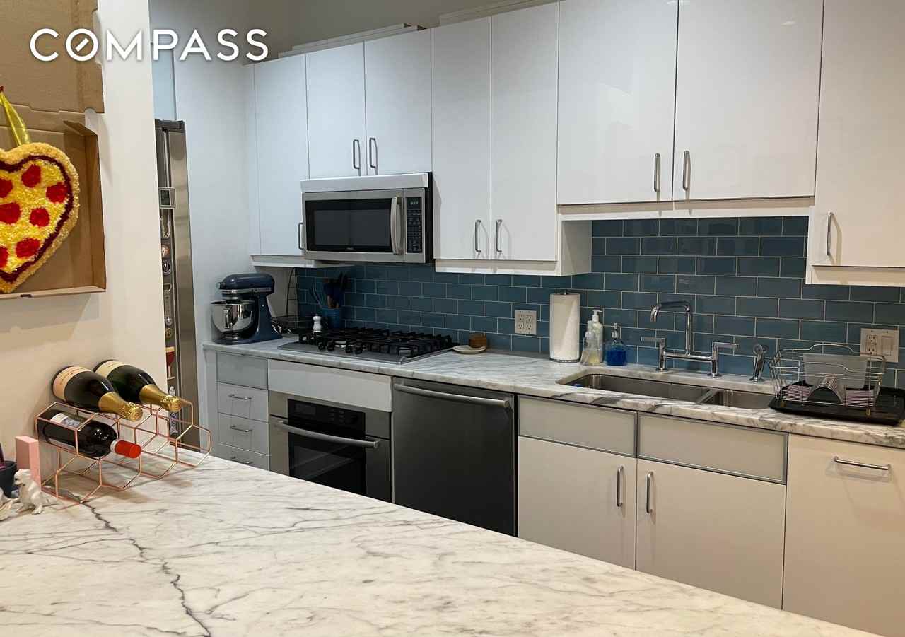 114 Saint Marks Pl #3 - Photo 3 of 7