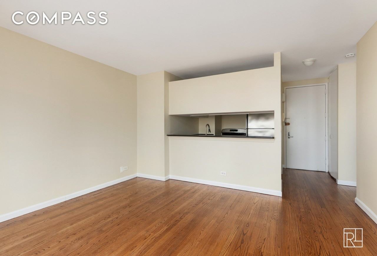 300 E 62nd St #1501 - Photo 4 of 13