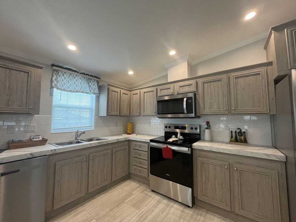 142 Bimini Cay Cir #142 - Photo 4 of 22