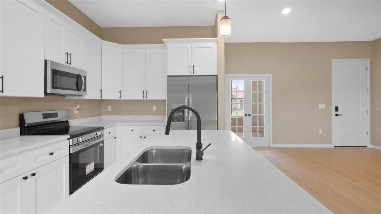 13639 Begonia Cir - Photo 5 of 42