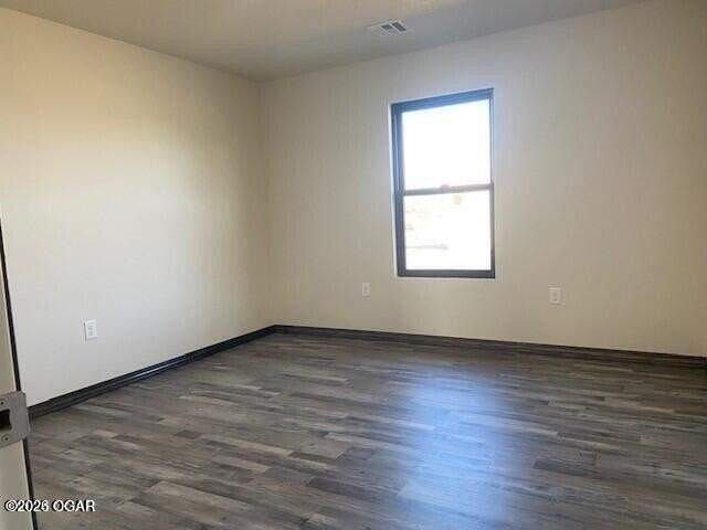 1603 New Hampshire Ave - Photo 5 of 9