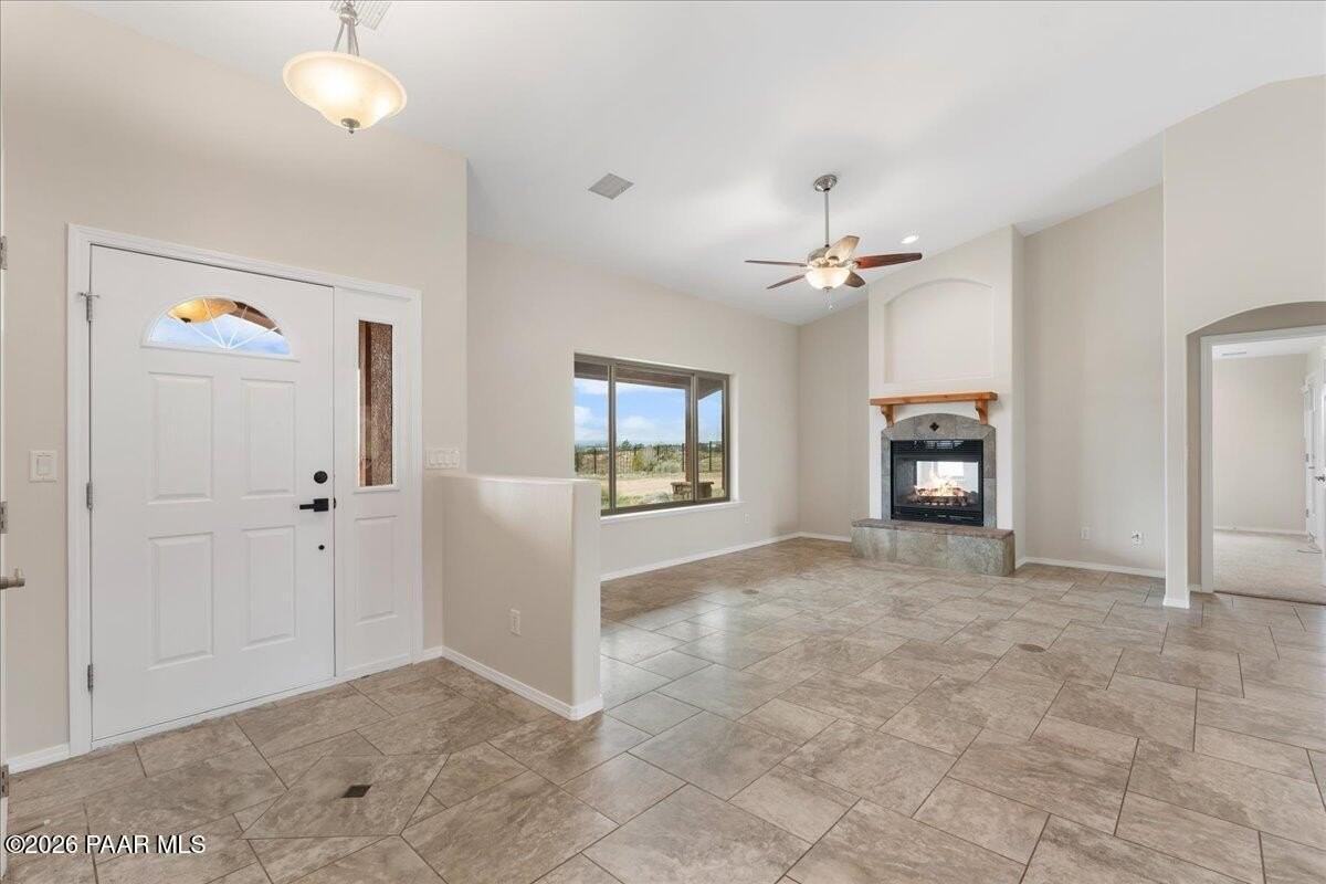 815 E Paniolo Way - Photo 4 of 18