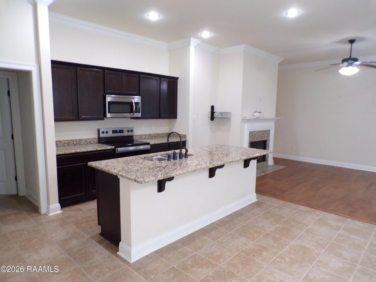 109 Kohen Luke Dr - Photo 4 of 14