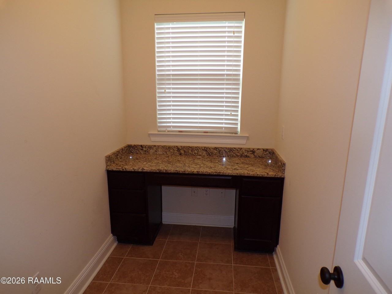 109 Kohen Luke Dr - Photo 5 of 14