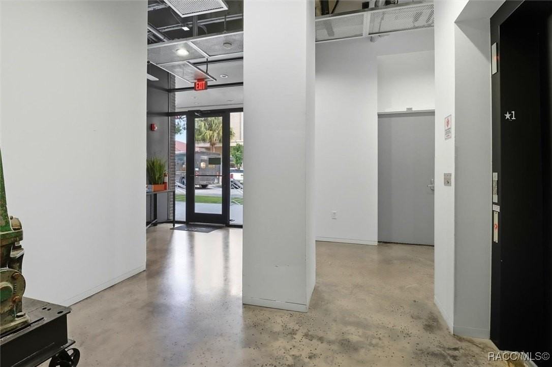 302 Se Broadway St Apt 460 #460 - Photo 7 of 50