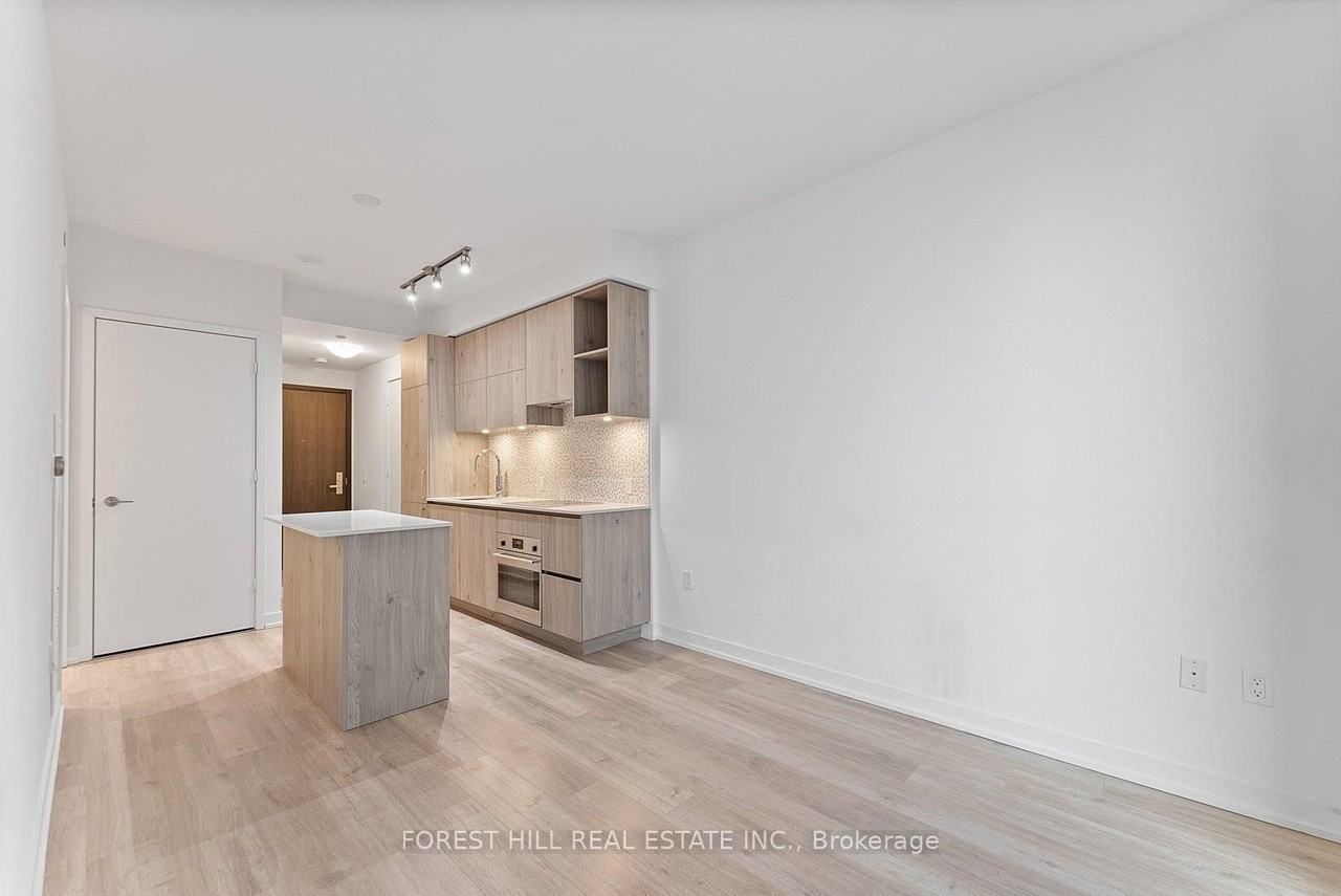 1 Yorkville Avenue #3903 - Photo 3 of 35