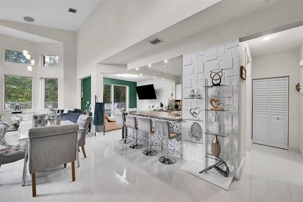 5691 Nw 125th Ave - Photo 5 of 40