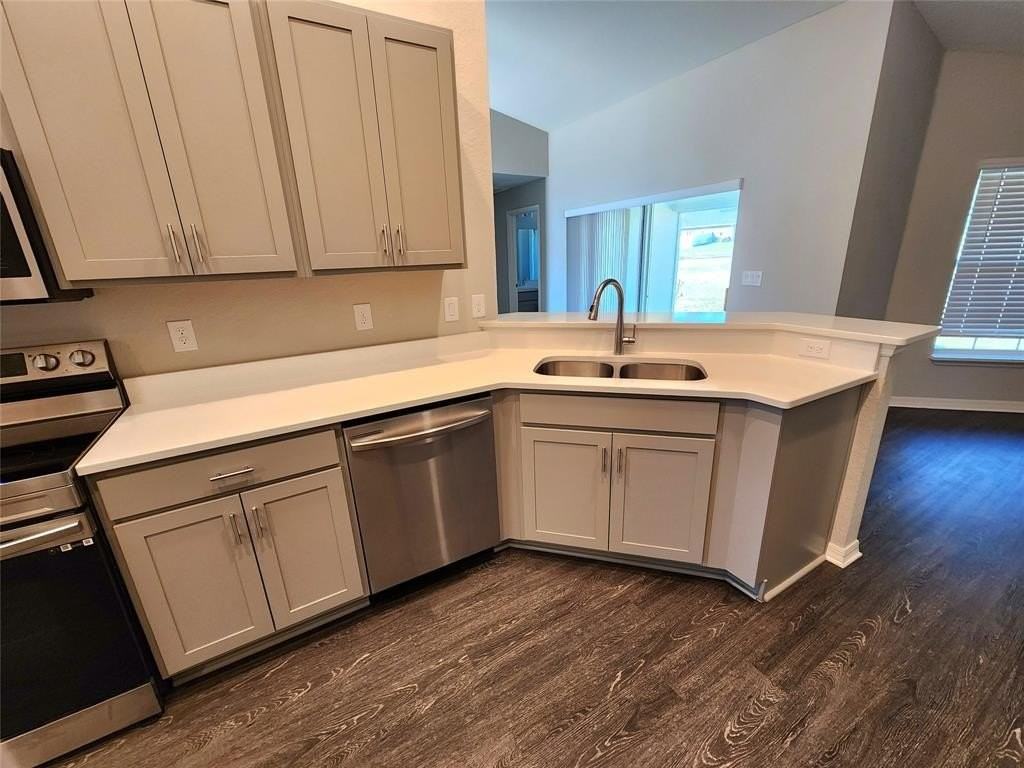 5885 Sw 116th Place Rd - Photo 7 of 46