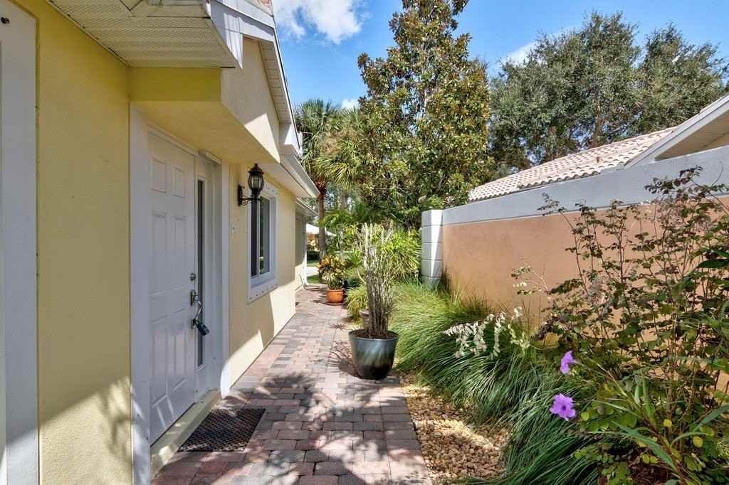 4969 Corsica Sq - Photo 2 of 32