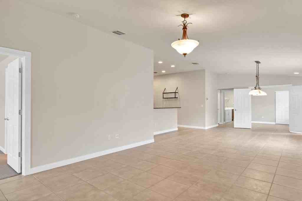 4969 Corsica Sq - Photo 5 of 32