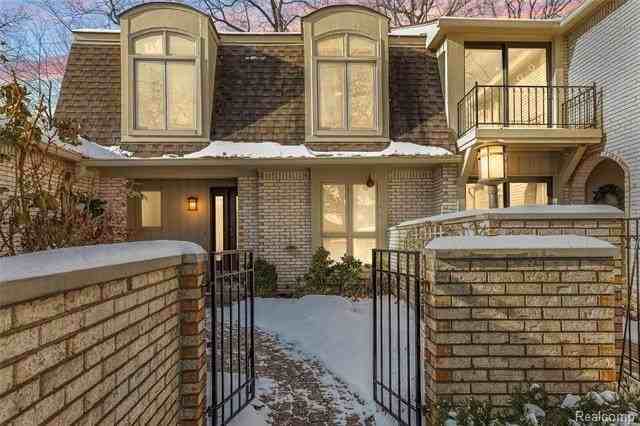 1360 Bramblebush Run - Photo 2 of 45