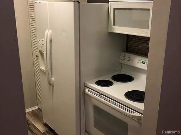 26415 W 7 Mile Rd - Photo 7 of 11