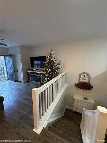 2456 Woodward Ave - Photo 4 of 18