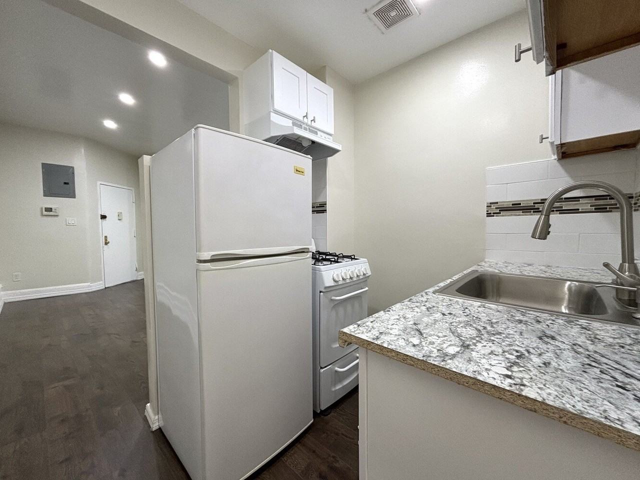 511 W 142nd St #5 - Photo 3 of 5