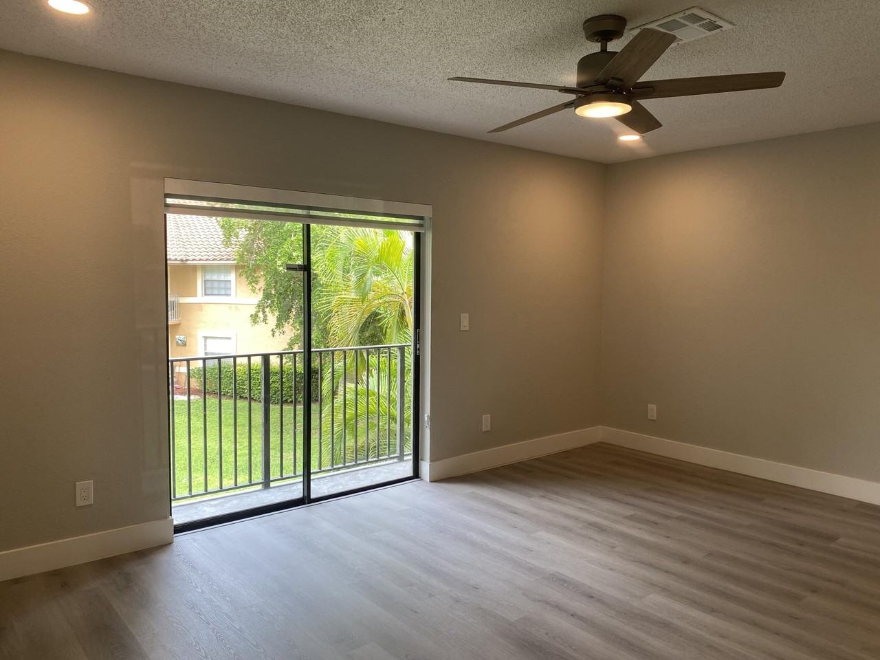 11436 Nw 43rd St #1-4 - Photo 6 of 32