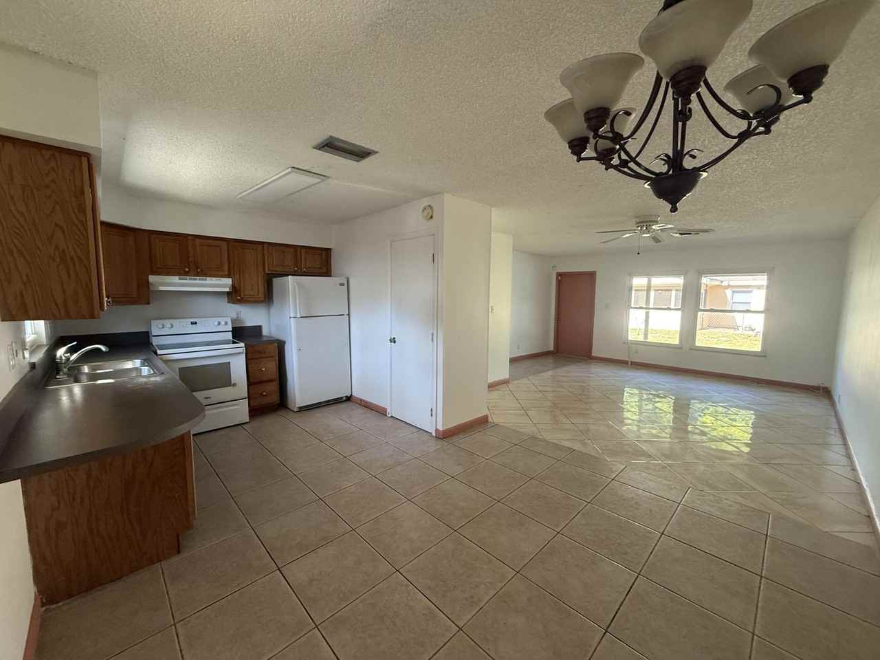 3780 Wisconsin St - Photo 4 of 16