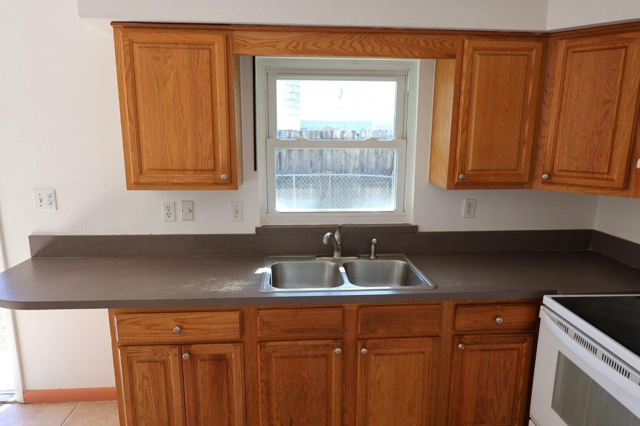 3780 Wisconsin St - Photo 7 of 16