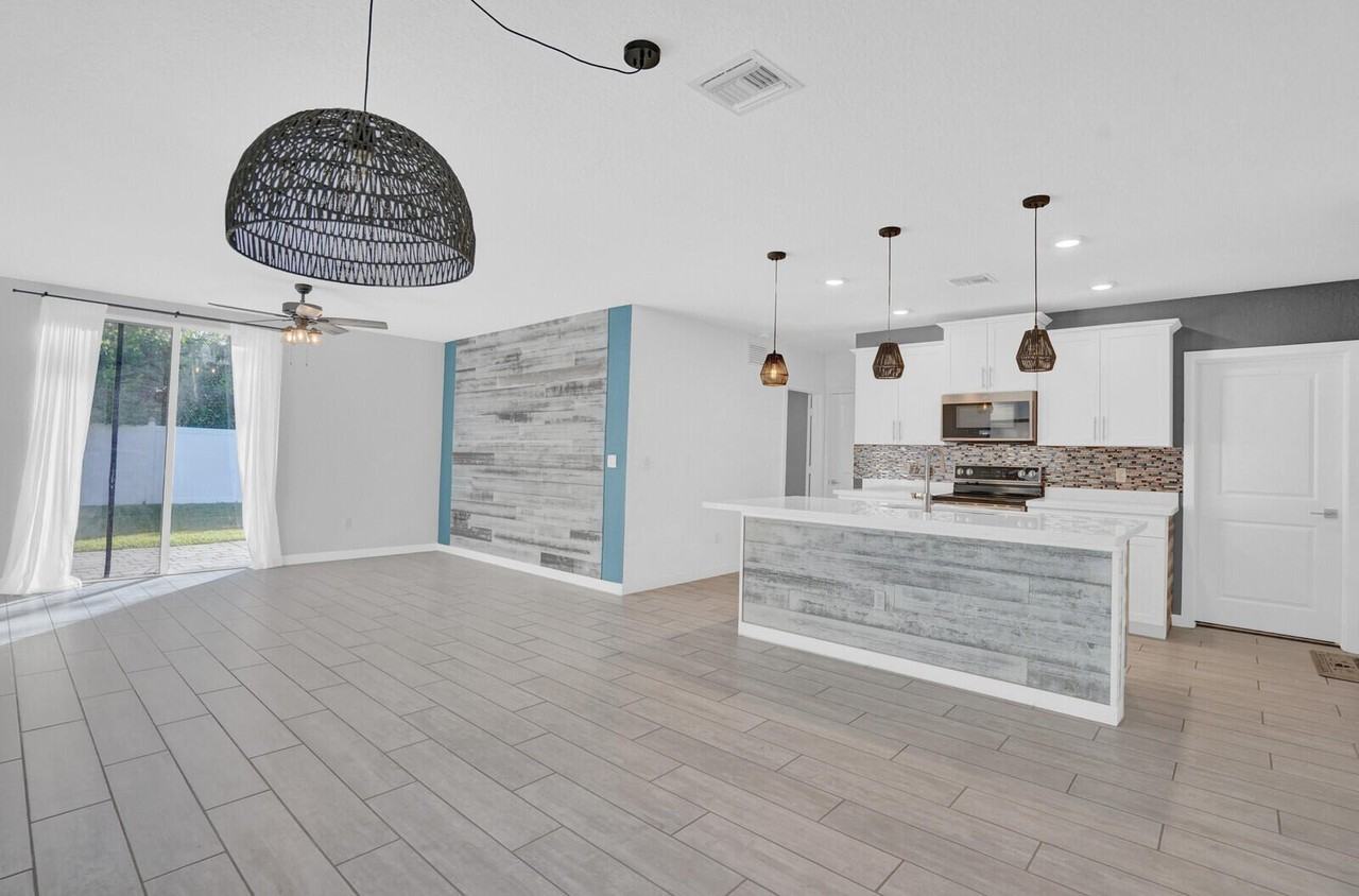 2460 Timber Forest Dr - Photo 7 of 37