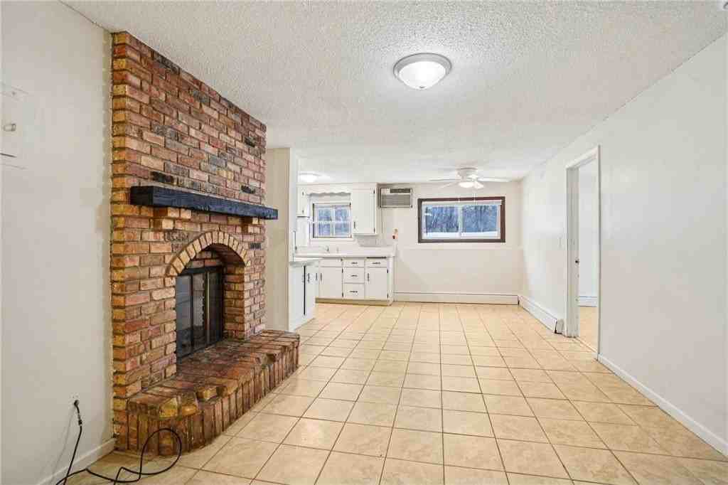 17256 Kenyon St Ne - Photo 2 of 27