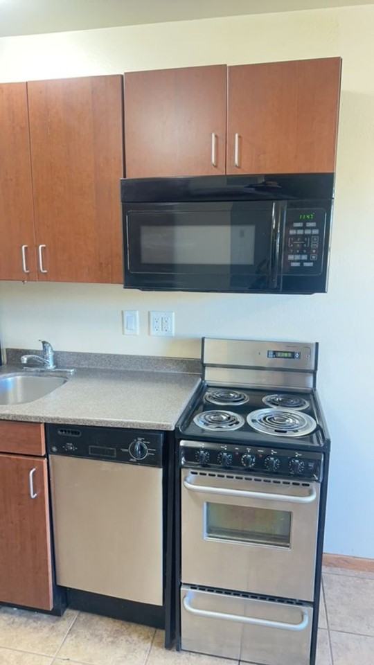 Blue Hawk Villard Commons - Photo 5 of 17