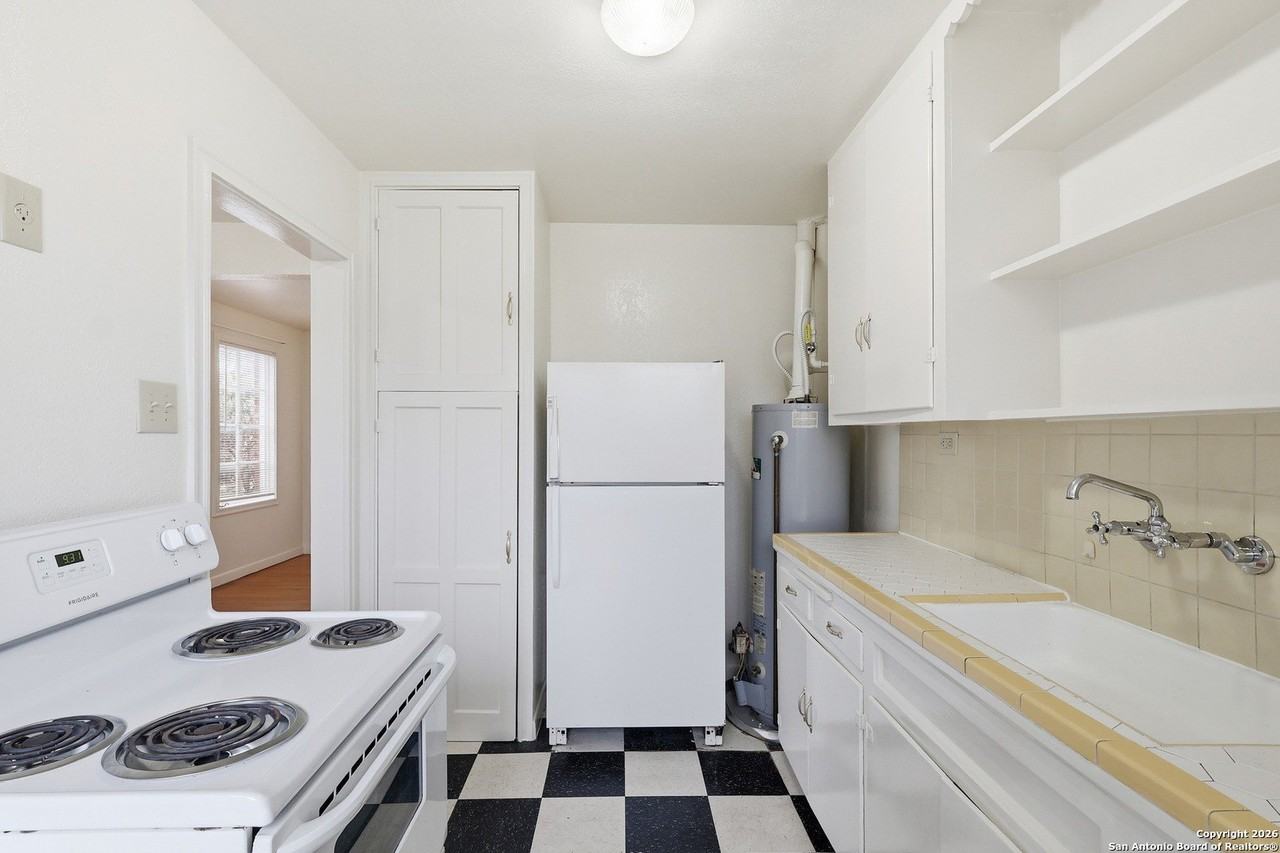 323 E Melrose Dr Apt C #C - Photo 6 of 14