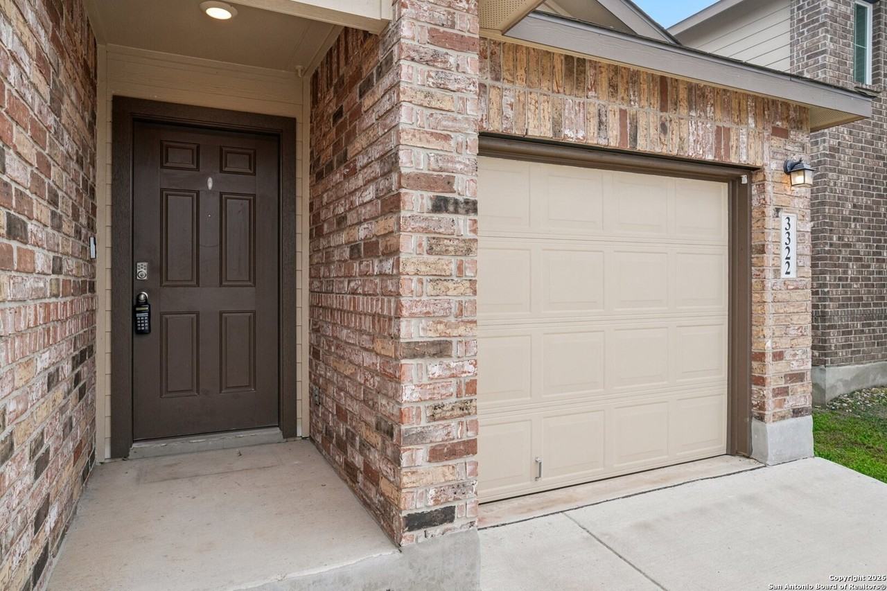 3322 Stoney Knl - Photo 3 of 35