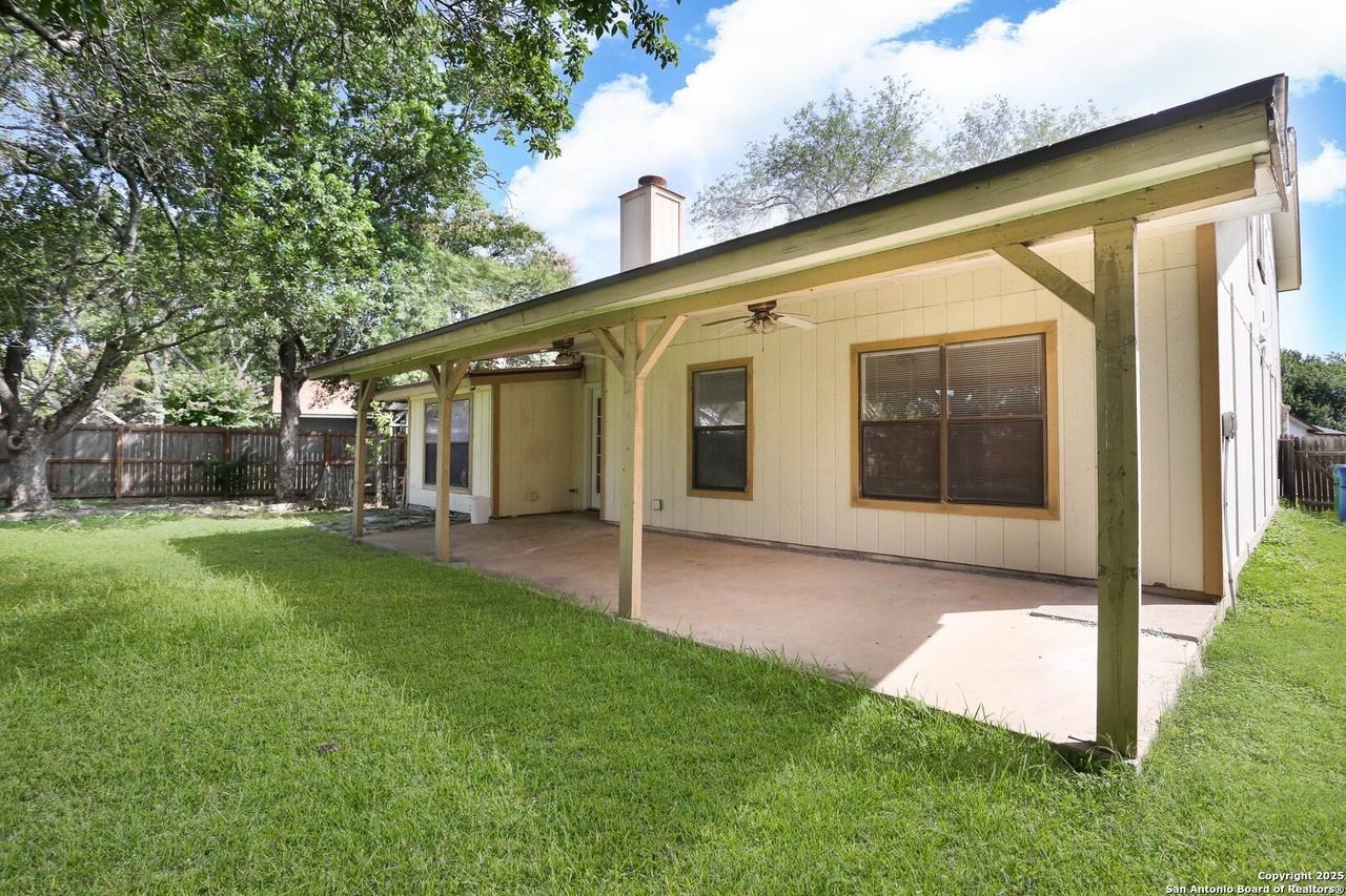 11009 Almond Park - Photo 6 of 20